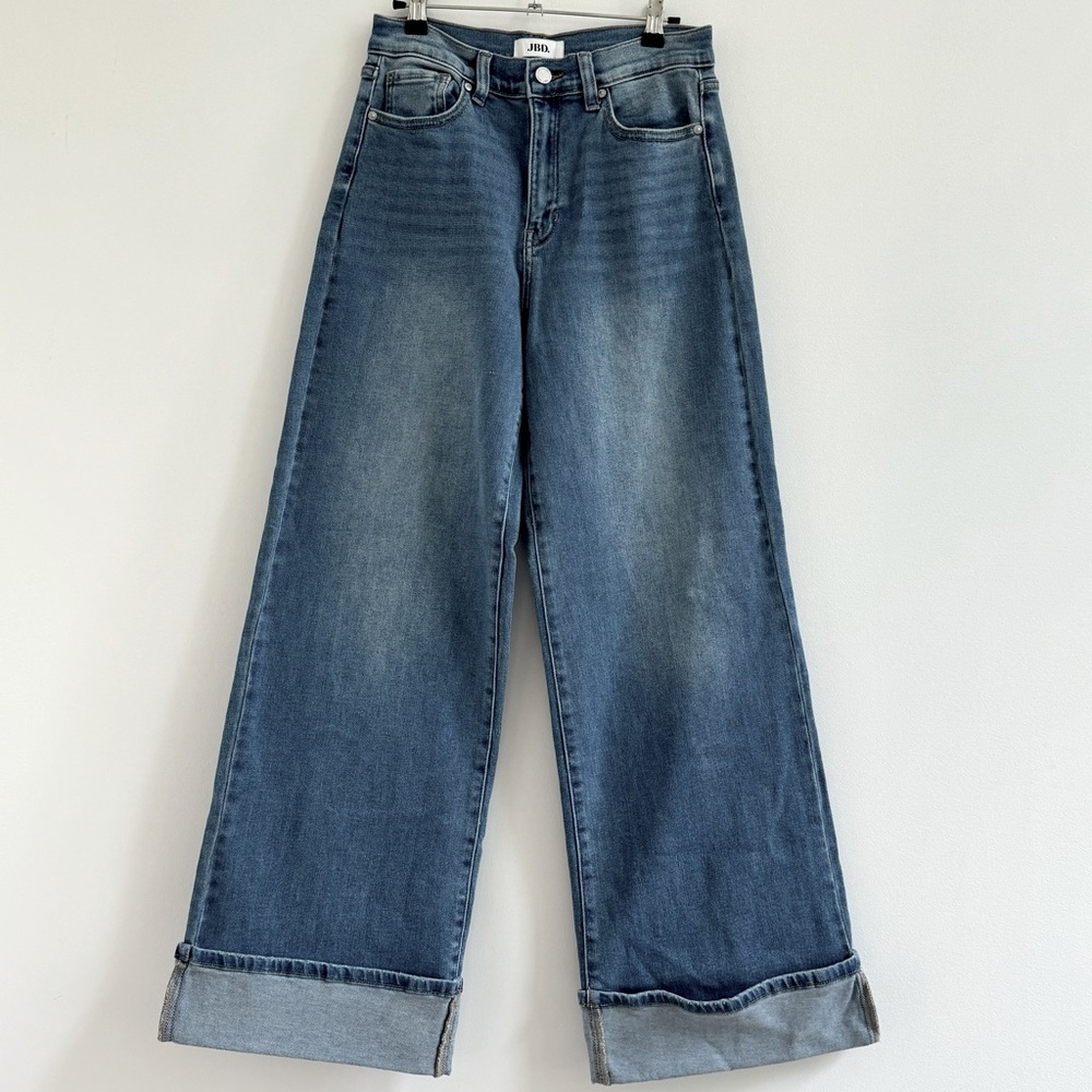 Wide-Leg Jeans